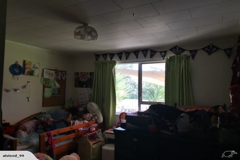 Photo of property in 42 Mack Place, Red Hill, Papakura, 2110