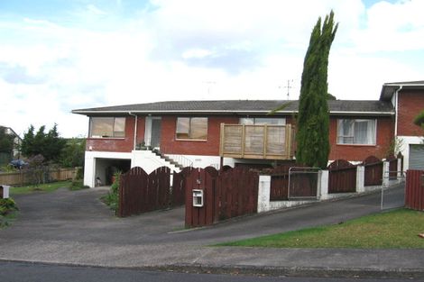 Photo of property in 1/3 Forsythe Place, Massey, Auckland, 0614