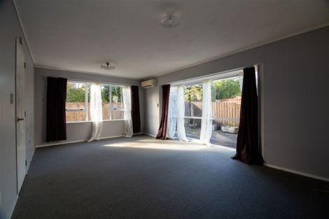 Photo of property in 18a Bracken Road, Newlands, Wellington, 6037