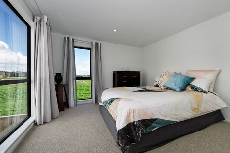 Photo of property in 51 Carder Court, Hobsonville, Auckland, 0618