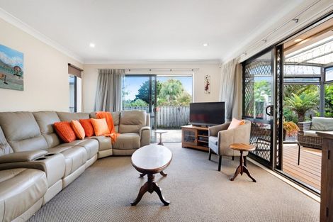 Photo of property in 5a Shanley Crescent, Waiuku, 2123