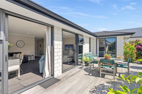 Photo of property in 9 Cassinia Close, Papamoa Beach, Papamoa, 3118