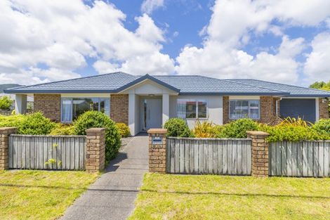 Photo of property in 114a Arawhata Road, Paraparaumu, 5032