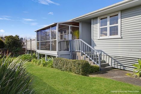 Photo of property in 5 Mayfair Place, Westown, New Plymouth, 4310