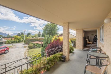 Photo of property in 41 Kennedy Crescent, Wanaka, 9305