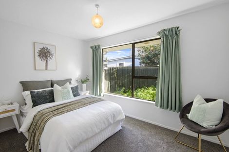 Photo of property in 2/48 Jeffreys Road, Fendalton, Christchurch, 8052