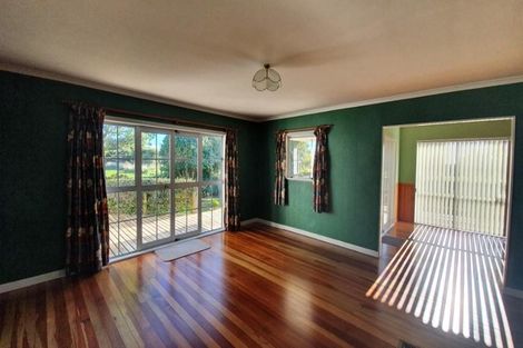 Photo of property in 11 Beach Road, Omata, New Plymouth, 4374