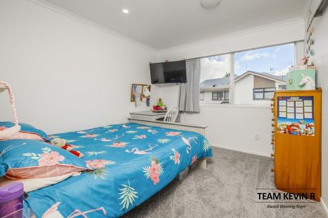 Photo of property in 11 Cadiz Place, Red Hill, Papakura, 2110