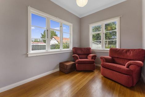 Photo of property in 10 Manuka Street, Hokowhitu, Palmerston North, 4410