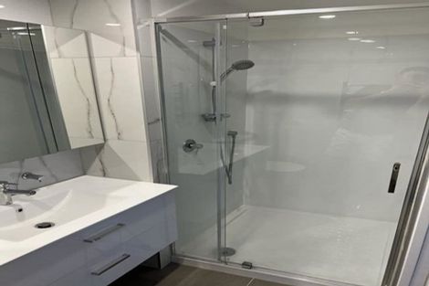 Photo of property in 11 Meadow Crescent, Te Atatu South, Auckland, 0602