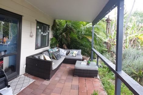 Photo of property in 9 Walnut Lane, Browns Bay, Auckland, 0630