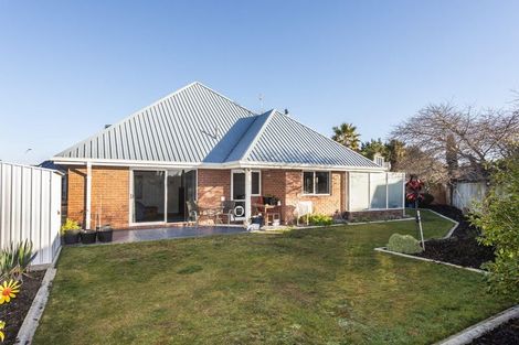 Photo of property in 10 Cordyline Place, Waimairi Beach, Christchurch, 8083