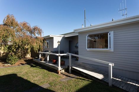 Photo of property in 24 Chamberlain Street, Dannevirke, 4930