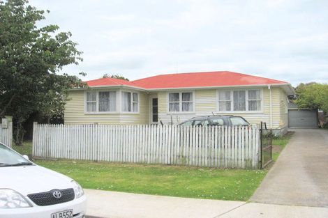 Photo of property in 14 Royal Arch Place, Rosehill, Papakura, 2113