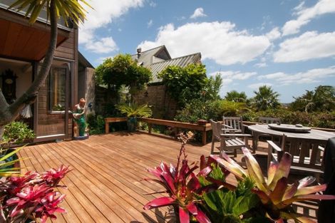 Photo of property in 3 Mizpah Road, Waiake, Auckland, 0630