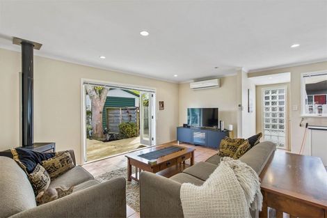 Photo of property in 211 Manuka Road, Bayview, Auckland, 0629