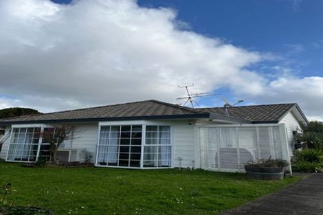 Photo of property in 24 Randwick Place, Randwick Park, Auckland, 2105