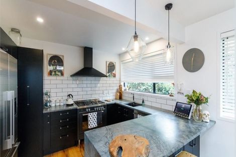 Photo of property in 24 Trent Avenue, Hokowhitu, Palmerston North, 4410