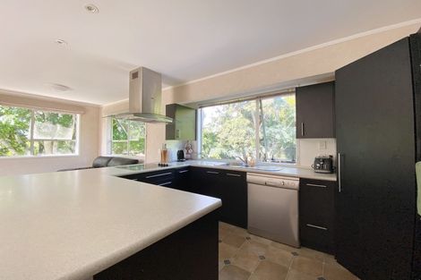Photo of property in 37 Onedin Place, Titirangi, Auckland, 0604
