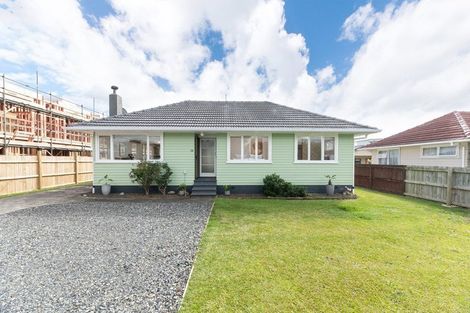 Photo of property in 23 Hereford Street, Te Atatu Peninsula, Auckland, 0610