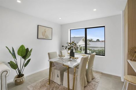 Photo of property in 28e Walker Road, Point Chevalier, Auckland, 1022