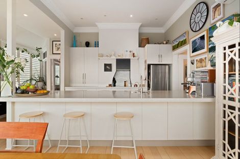 Photo of property in 114 Cliffs Road, Saint Clair, Dunedin, 9012