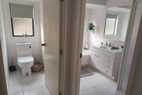 Photo of property in 2/16 Keswick Close, Northpark, Auckland, 2013