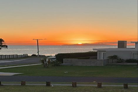 Photo of property in 103 Hinemoa Street, Whangamata, 3620