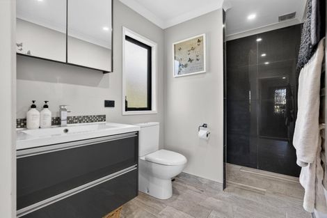 Photo of property in 3 Bickerstaffe Road, Maungaturoto, 0520