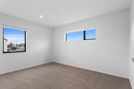 Photo of property in 17 Park Green Avenue, Rosehill, Papakura, 2113