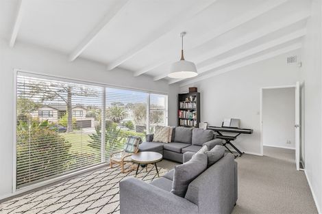 Photo of property in 46 Woodstock Road, Forrest Hill, Auckland, 0620