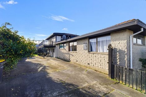 Photo of property in 2 Regency Crescent, Redwood, Christchurch, 8051