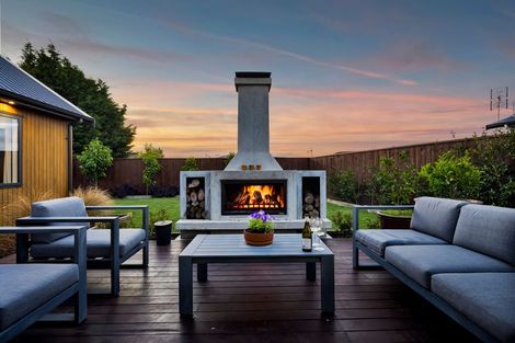 Photo of property in 25 County Drive, Hawera, 4610