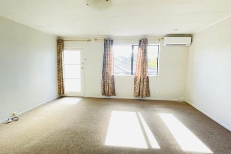Photo of property in 1/26 Ludlow Terrace, Totara Vale, Auckland, 0627