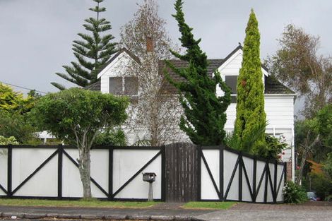 Photo of property in 45 Tirimoana Road, Te Atatu South, Auckland, 0602