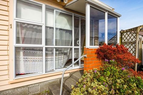 Photo of property in 42 Egmont Street, Hawera, 4610