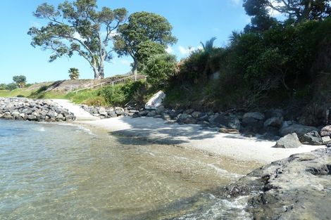 Photo of property in 4 Taurangawaka Road, One Tree Point, 0118