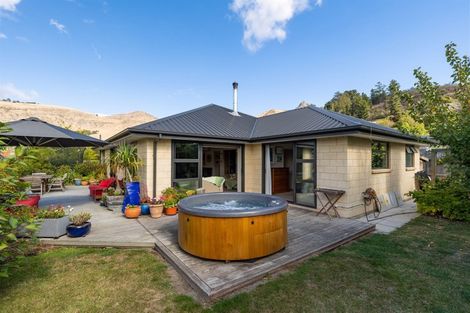 Photo of property in 4 Cordelia Lane, Heathcote Valley, Christchurch, 8022