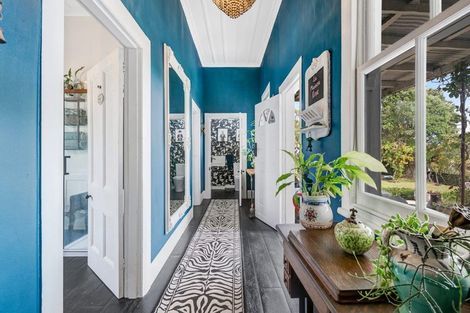 Photo of property in 1 Green Lane, Helensville, 0800