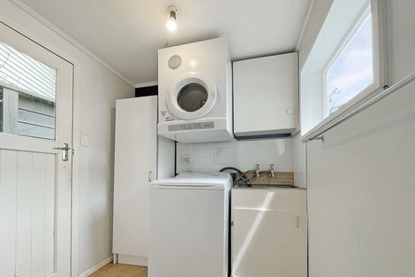 Photo of property in 8 Liffey Crescent, Island Bay, Wellington, 6023