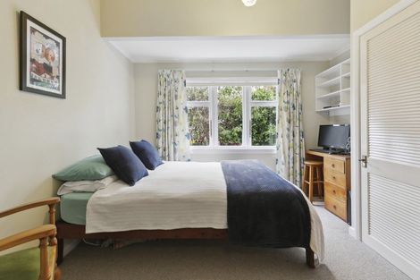 Photo of property in 64 Khandallah Road, Ngaio, Wellington, 6035