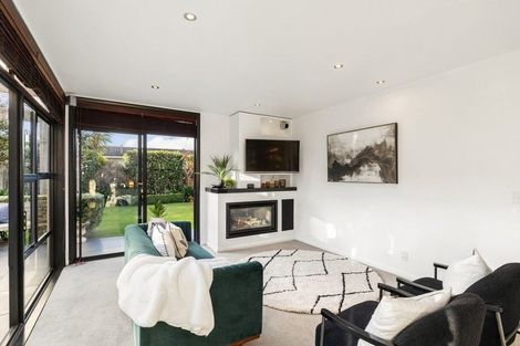 Photo of property in 87a Waterloo Road, Hutt Central, Lower Hutt, 5010