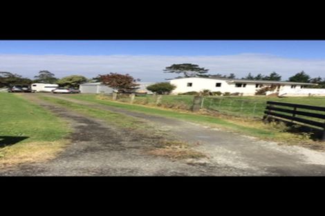 Photo of property in 37 Te Pua School Road, Helensville, 0875