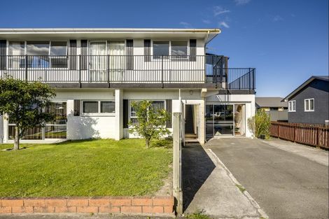 Photo of property in 2/8 Lee Road, Taradale, Napier, 4112
