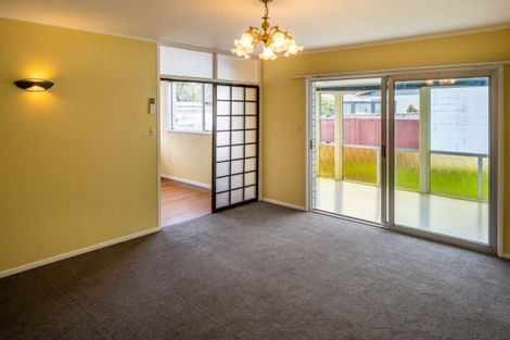 Photo of property in 4 Helvetia Grove, Naenae, Lower Hutt, 5011