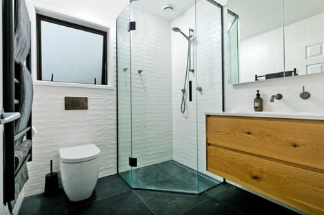 Photo of property in 1 Birchwood Grove, Greenhithe, Auckland, 0632