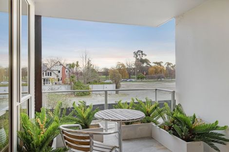 Photo of property in 18/15 Peterborough Street, Christchurch Central, Christchurch, 8013