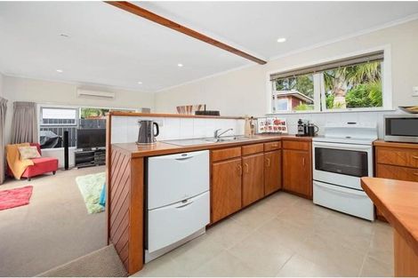 Photo of property in 1/8 Arrow Road, Forrest Hill, Auckland, 0620