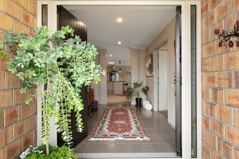 Photo of property in 110 Oriental Parade, Papamoa Beach, Papamoa, 3118