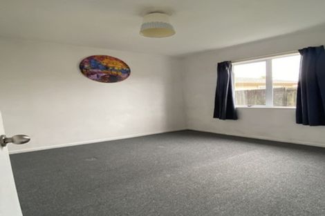 Photo of property in 92 Bruce Mclaren Road, Henderson, Auckland, 0612